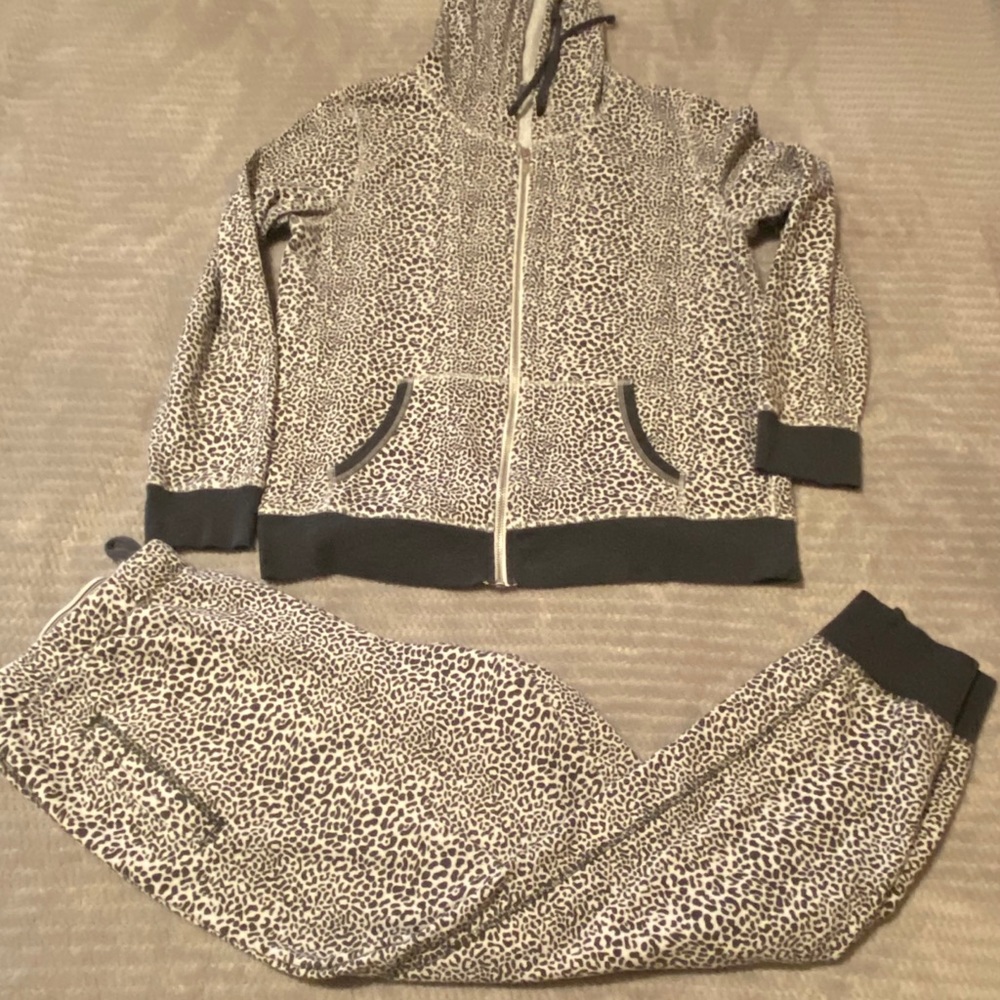 Victoria’s Secret Animal Print Set Gem